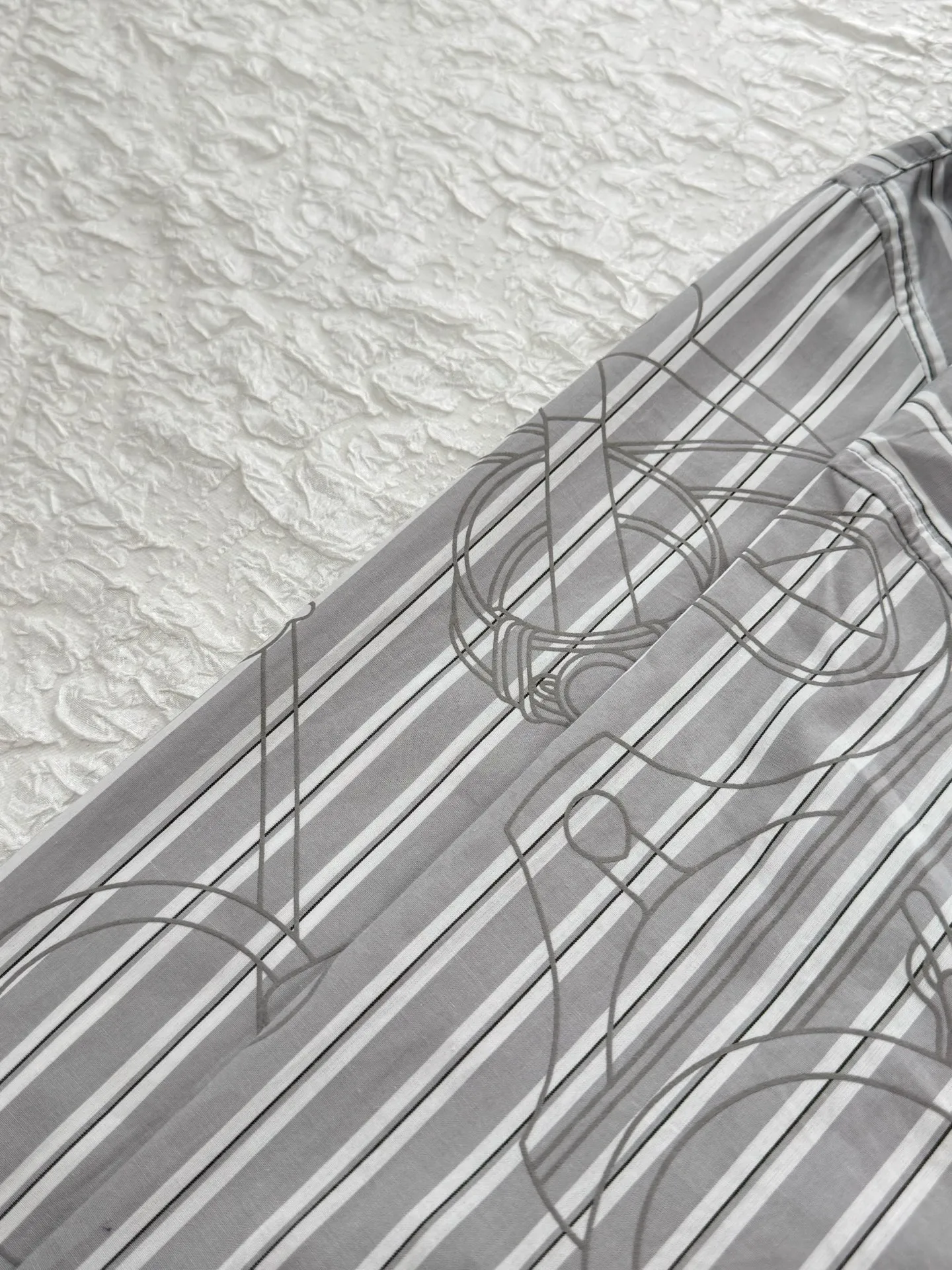 Herme*/ ， 、 ， ， ， 、 + ， 、 、 ， ， 。 Size：S/M/L/XL